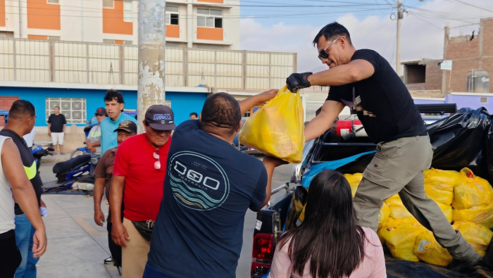 GORE ÁNCASH ENTREGA MÁS DE SEIS TONELADAS DE VÍVERES A PESCADORES AFECTADOS DE HUARMEY