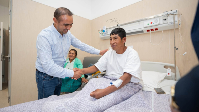 GOBERNADOR SUPERVISA ATENCIÓN Y SERVICIOS EN EL HOSPITAL DE APOYO YUNGAY II-1
