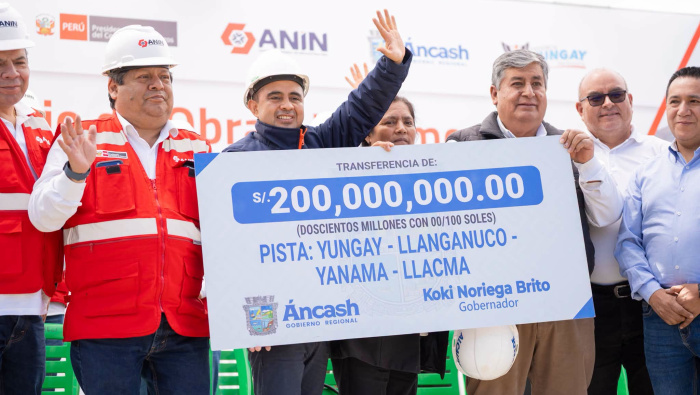 GOBERNADOR KOKI NORIEGA ENTREGA S/ 200 MILLONES A LA ANIN PARA EL ASFALTADO DE LA VÍA YUNGAY - LLANGANUCO - YANAMA - LLACMA